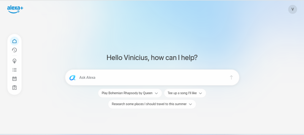 Interface web da Alexa+ exibindo a tela inicial da assistente virtual da Amazon em um navegador. A página apresenta uma barra central para envio de comandos, saudação personalizada ao usuário (